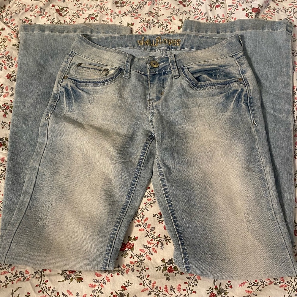 Wallflower boot, cut flare jeans low rise